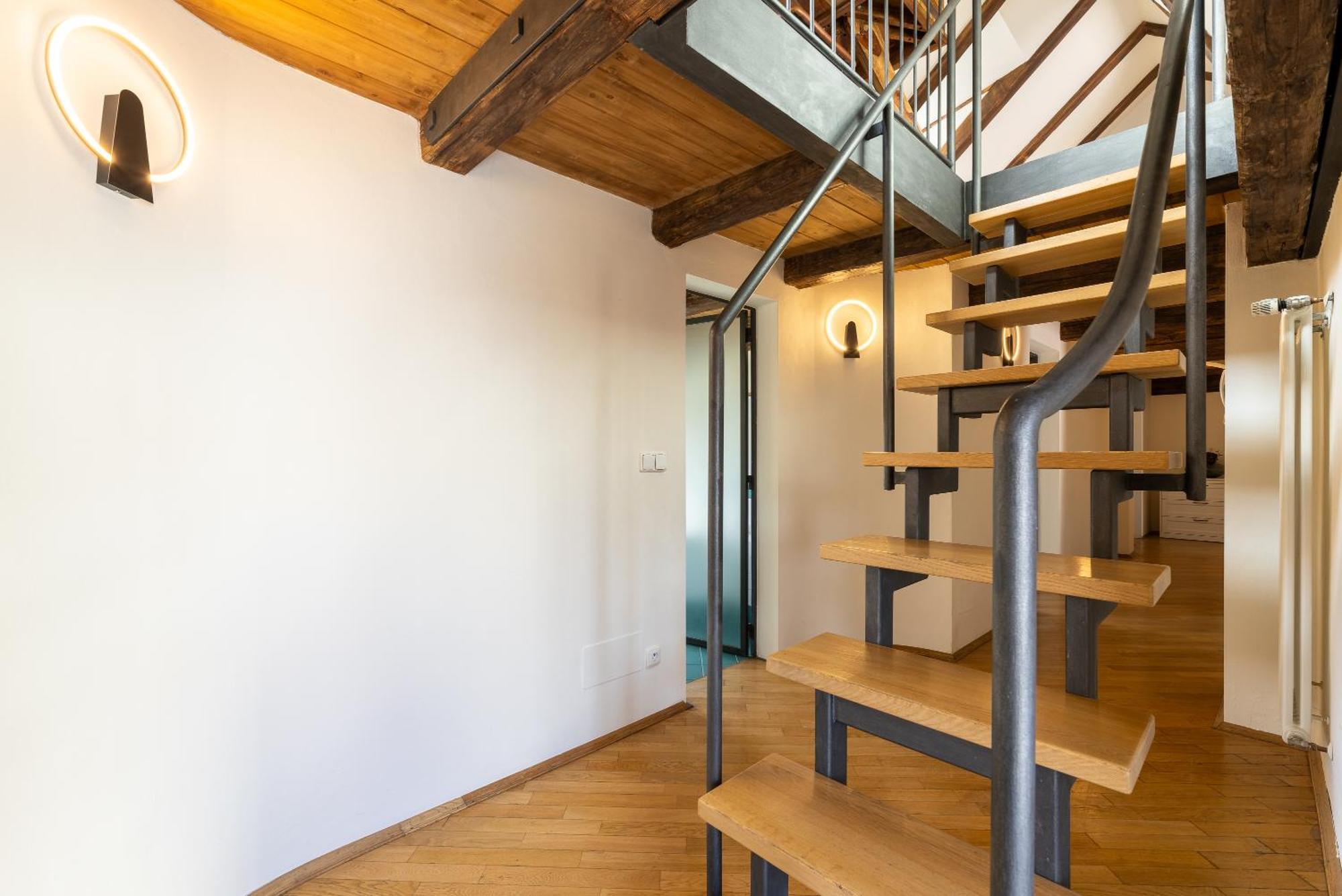 Luxury Retreat By Charles Bridge Apartament *