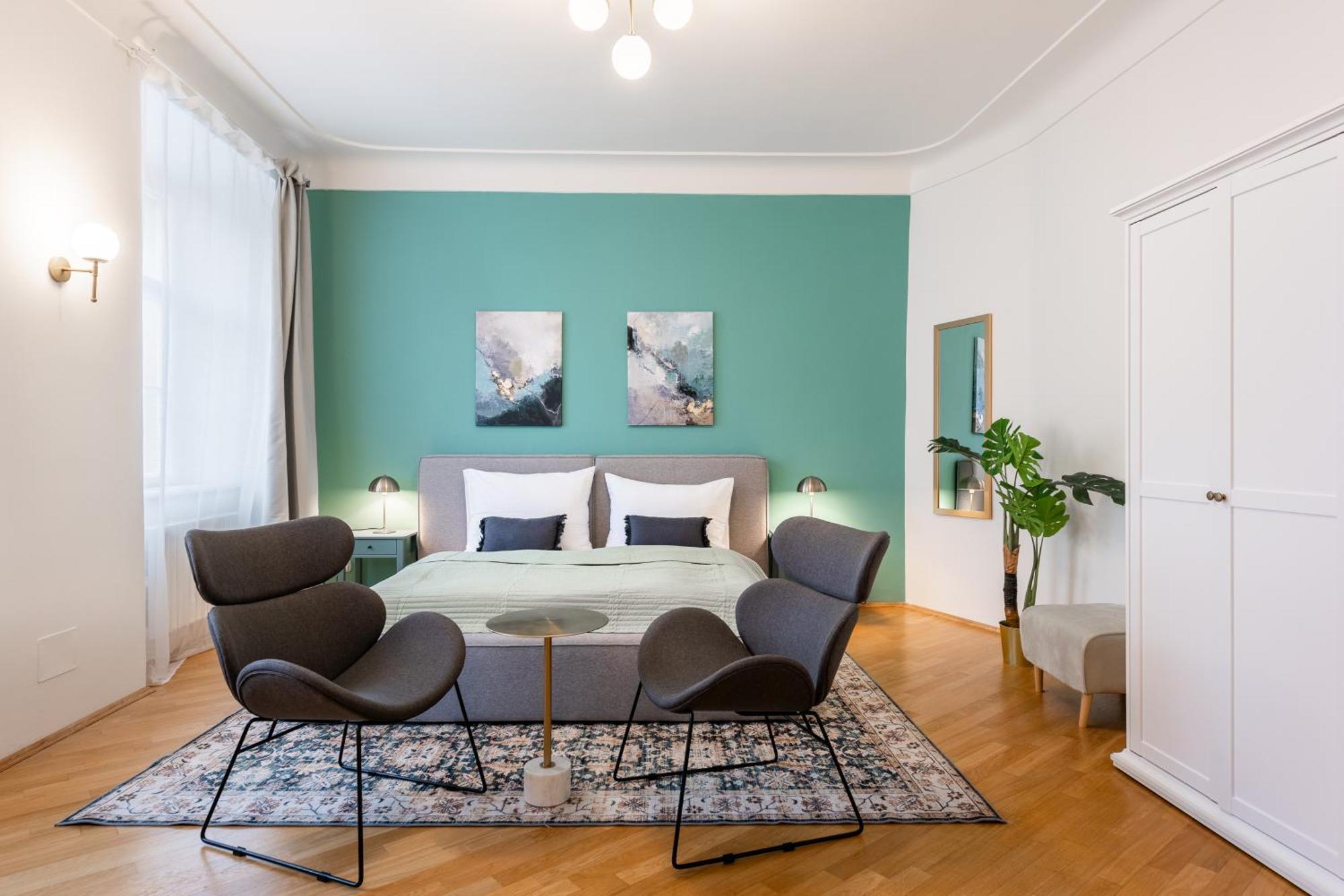 Luxury Retreat By Charles Bridge Apartament