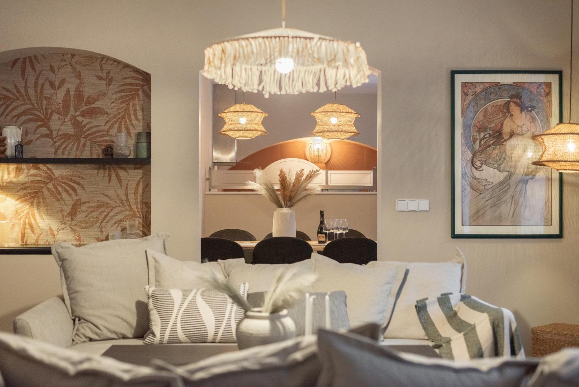 Luxury Retreat By Charles Bridge Apartament *